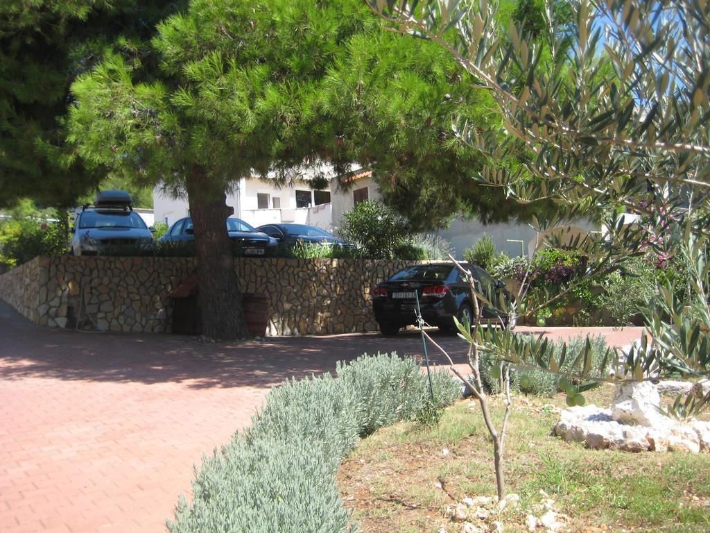 Apartments Pralija Mile Жаборич Стая снимка