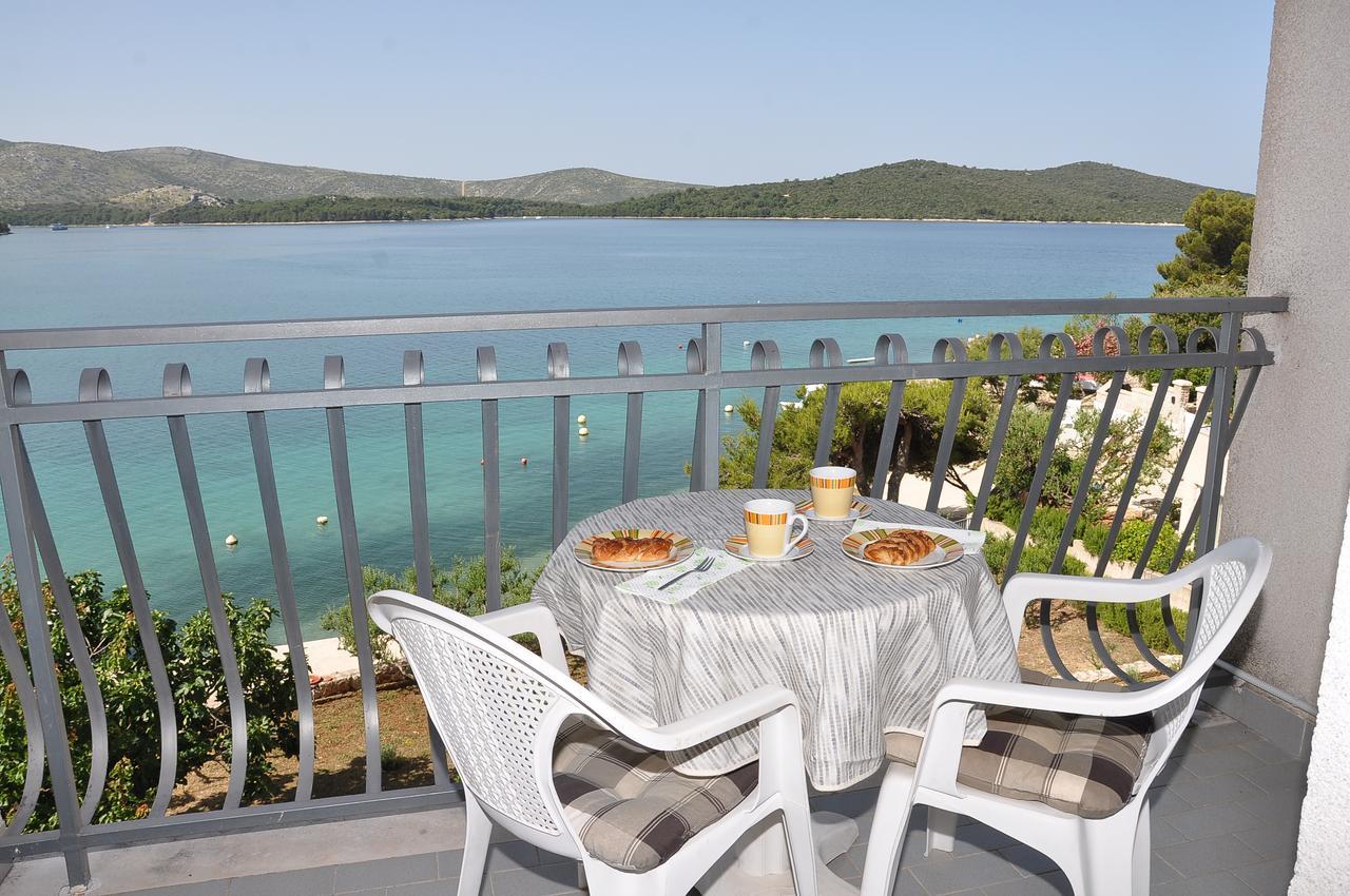 Apartments Pralija Mile Жаборич Екстериор снимка